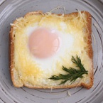 Тост с сыром и яйцом